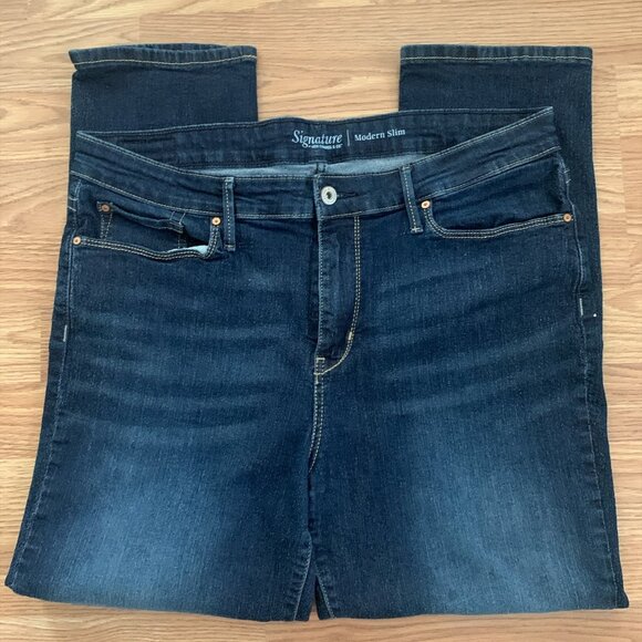 Signature Levis Jeans Women's Size 16S Blue Straight Leg Slim High Rise Pants - Picture 6 of 15